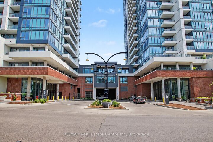 Property Photo: 15 Wellington Street 2214 ON N2G 0E4