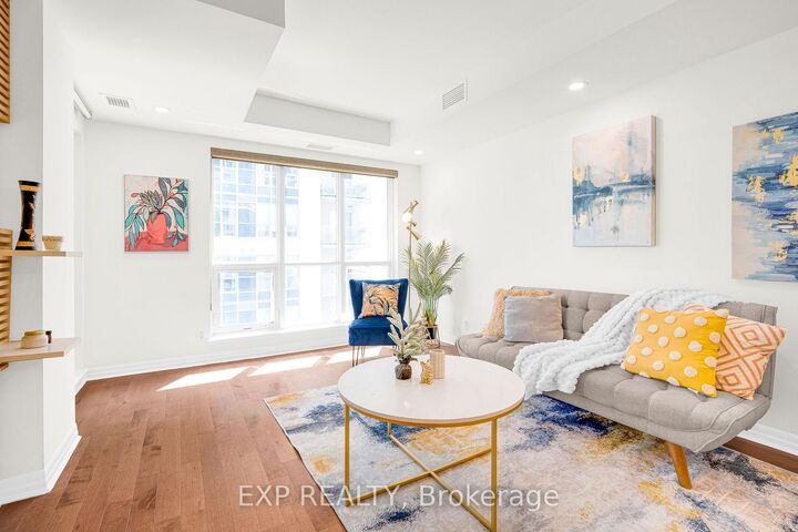 Property Photo: 242 Rideau Street 1906 ON K1N 0B7