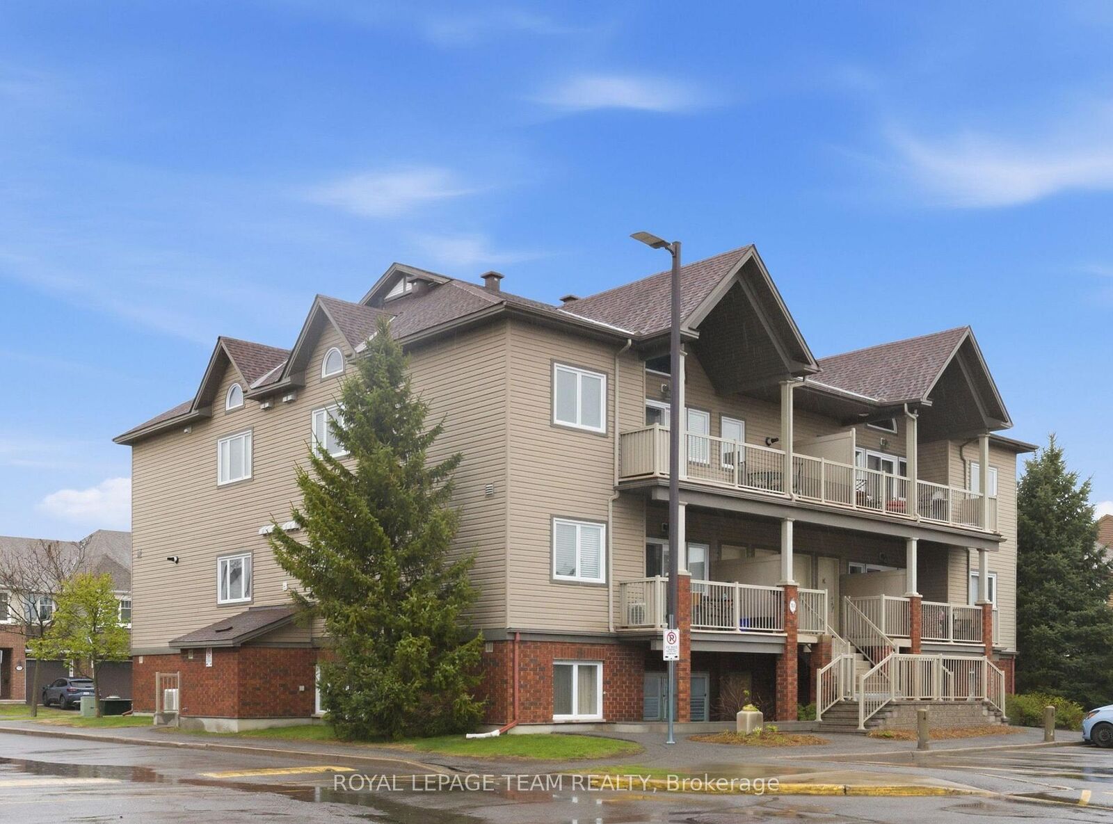 Property Photo:  769 Cedar Creek Drive I  ON K1T 0B3 