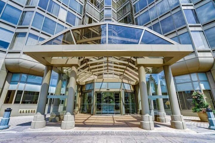 Property Photo:  1 Palace Pier Court 3511  ON M8V 3W9 