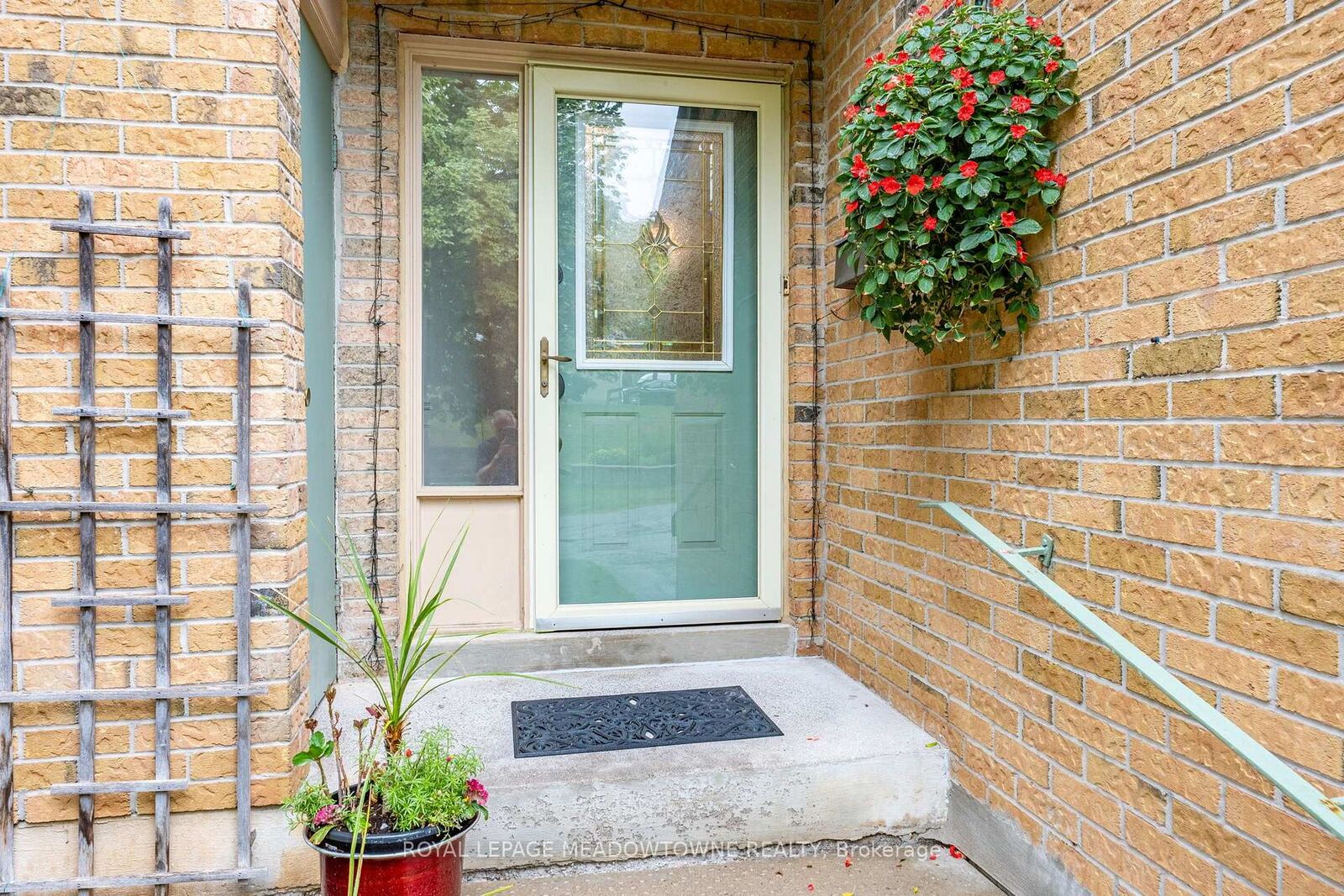 Property Photo:  69 Lynden Circle  ON L7G 4Y7 
