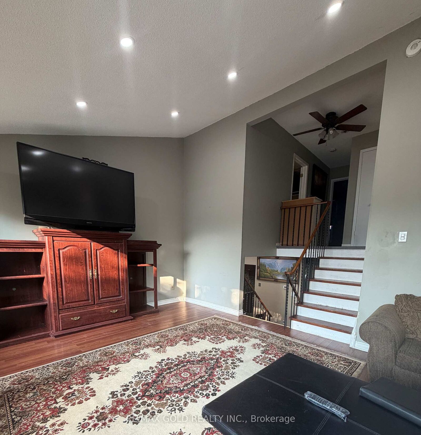 Property Photo:  38 Carter Drive Main  ON L6V 3N5 