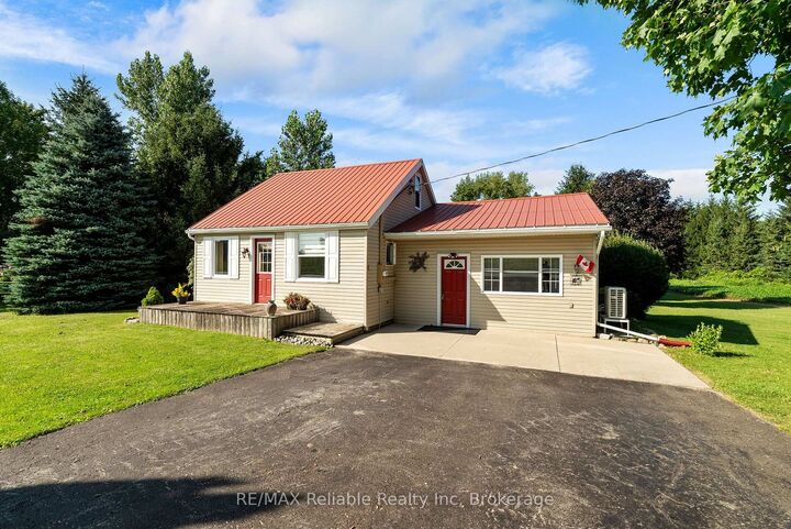 Property Photo:  40356 Hydro Line Road  ON N0M 1L0 