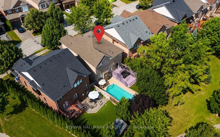 Property Photo: 614 Society Crescent ON L3X 2V8