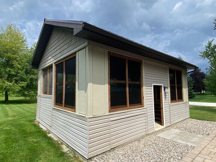 Property Photo: 2 Alexandra Lane ON L9Z 1N5