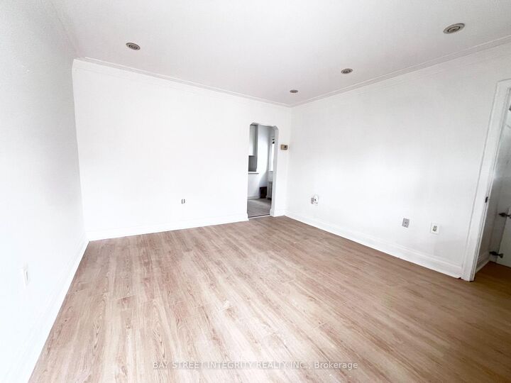 Property Photo: 970 Briar Hill Avenue ON M6B 1M3