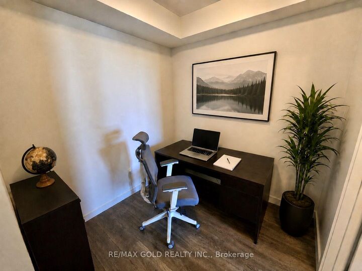 Property Photo:  210 Sabina Drive 218  ON L6H 7C3 