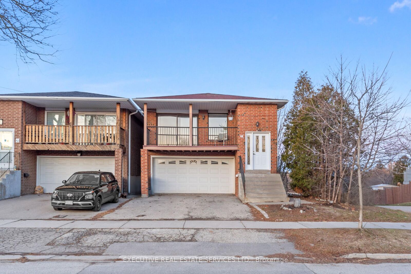 Property Photo:  44 Lakecrest Trail  ON L6Z 1S6 