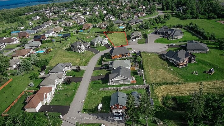 Property Photo:  13 Matthew Kieran Crescent  ON K0C 1P0 