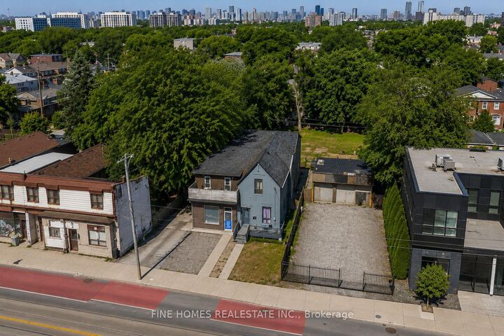 318 Dufferin Street — photo 1