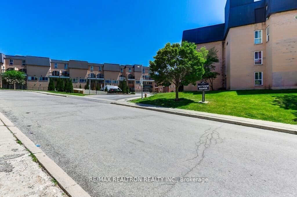 Property Photo:  100 Mornelle Court 1045  ON M1E 4X2 