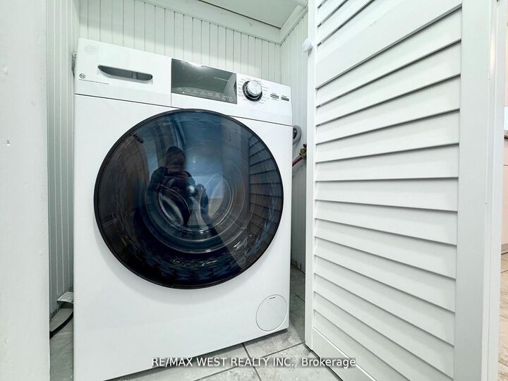 Property Photo:  25 Bimini Crescent  ON M3N 1S1 