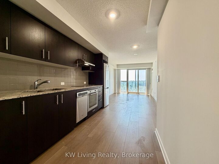 Property Photo: 255 Village Green Square 1707 ON M1S 0L3