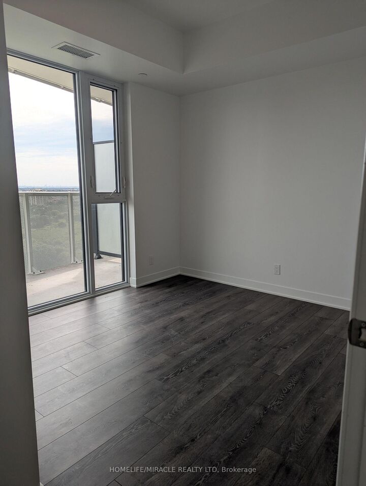 Property Photo:  10 Flavelle Trail 2104  ON L4L 0M9 
