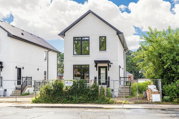 Property Photo: 1925 Lawrence Avenue W 1 ON M9N 1G8