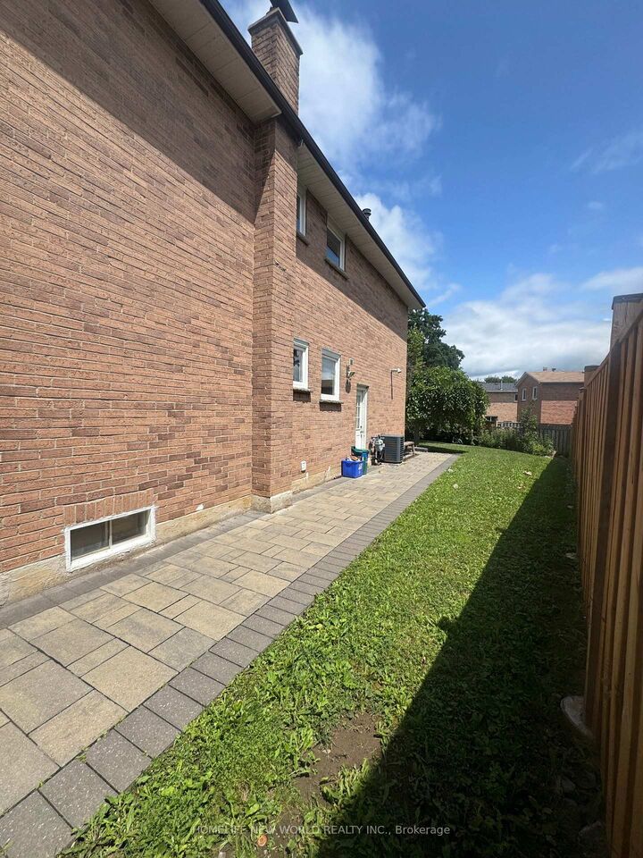Property Photo:  50 Adrian Crescent  ON L3P 7A1 