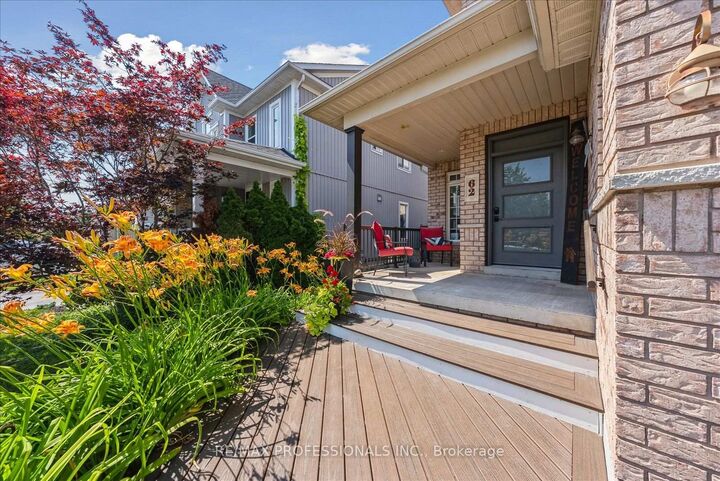 Property Photo:  62 Blackfriar Avenue  ON L1M 2C1 