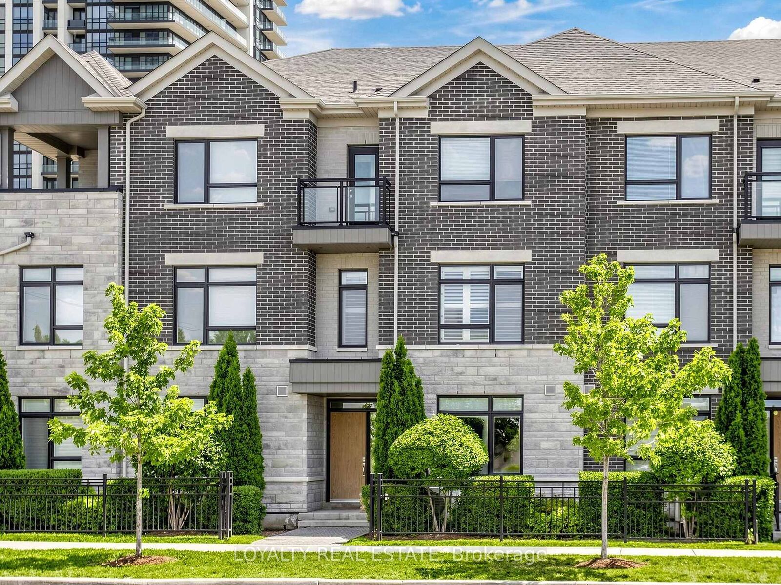 Property Photo: 52 South Park Road ON L3T 0G6