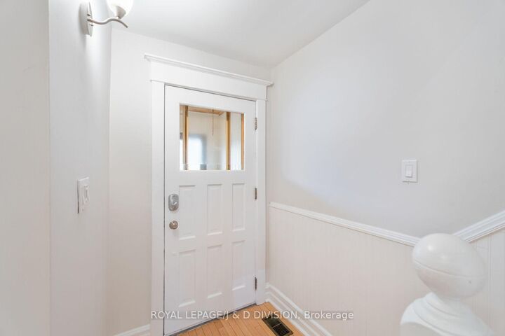 Property Photo:  1132A Dovercourt Road  ON M6H 2X9 
