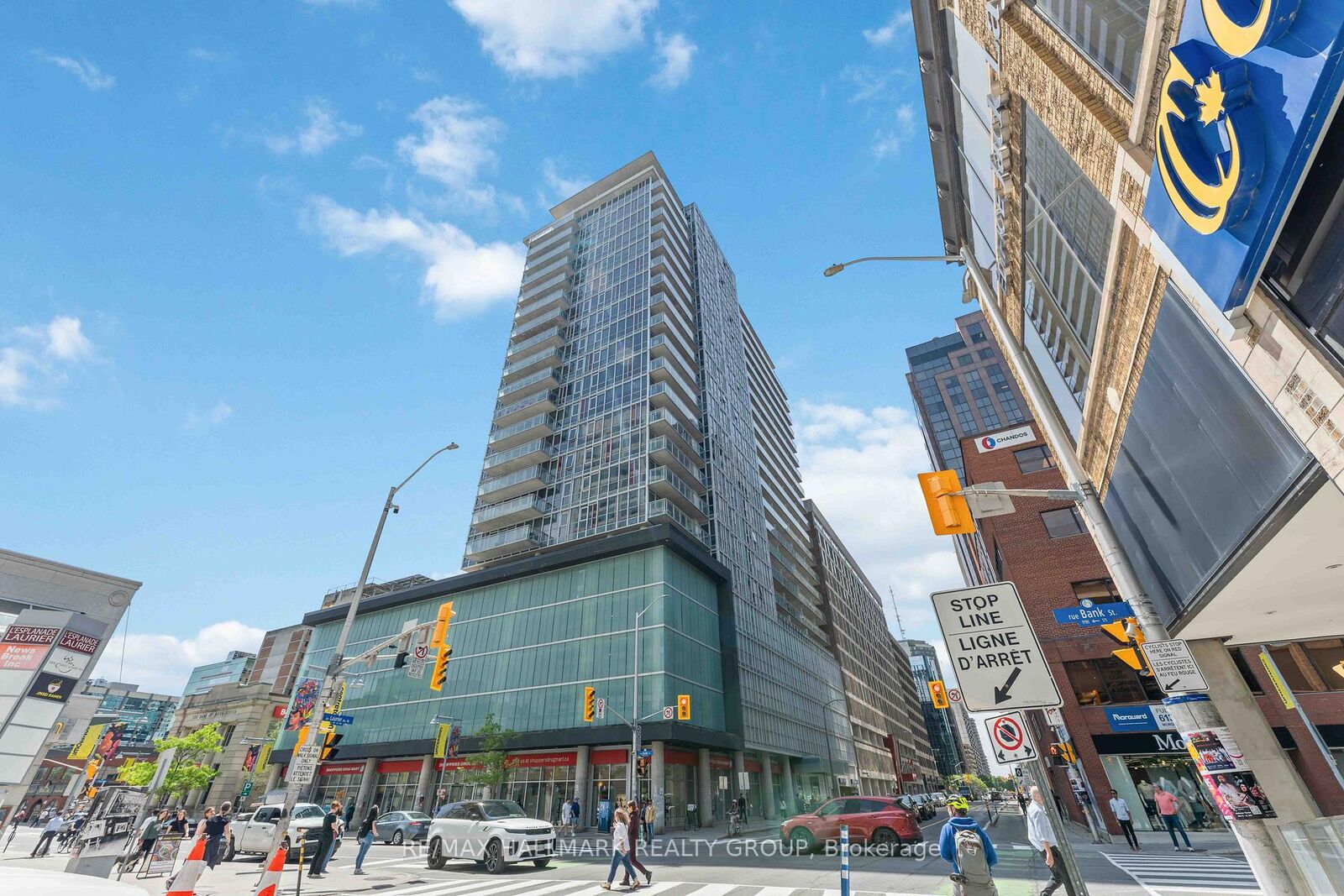 Property Photo:  324 Laurier Avenue W 2110  ON K1P 0A4 