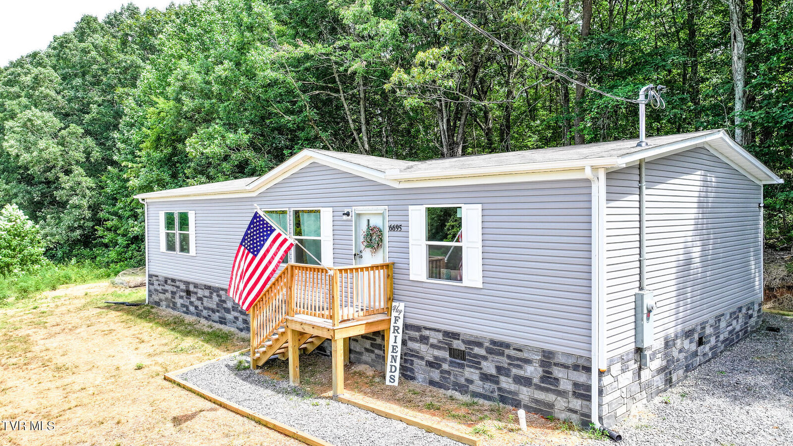 Property Photo: 6695 West Allens Bridge Road TN 37743