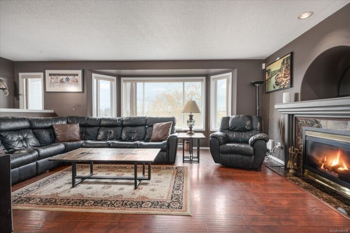 Property Photo:  849 Inez Pl  BC V9R 7A3 
