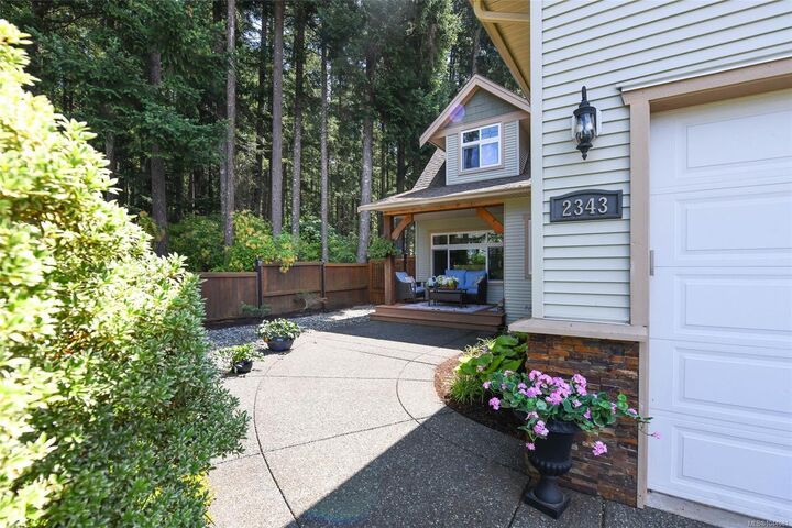 Photo de la propriété:  2343 Tutor Dr  BC V9M 0A7 