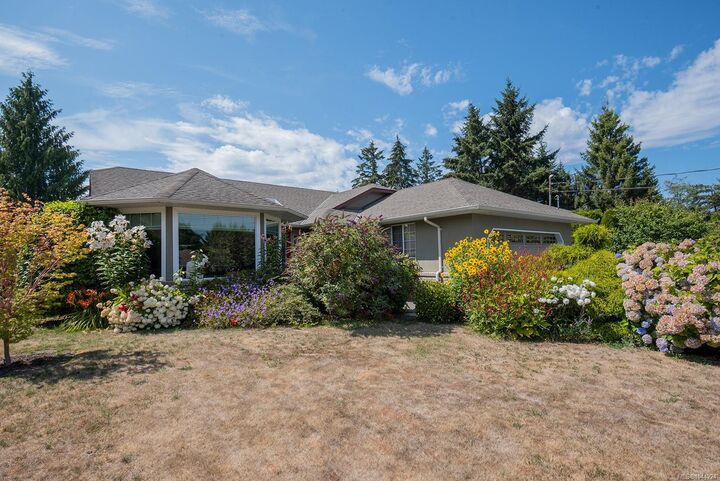 Property Photo: 1216 Gilley Cres BC V9P 1W4