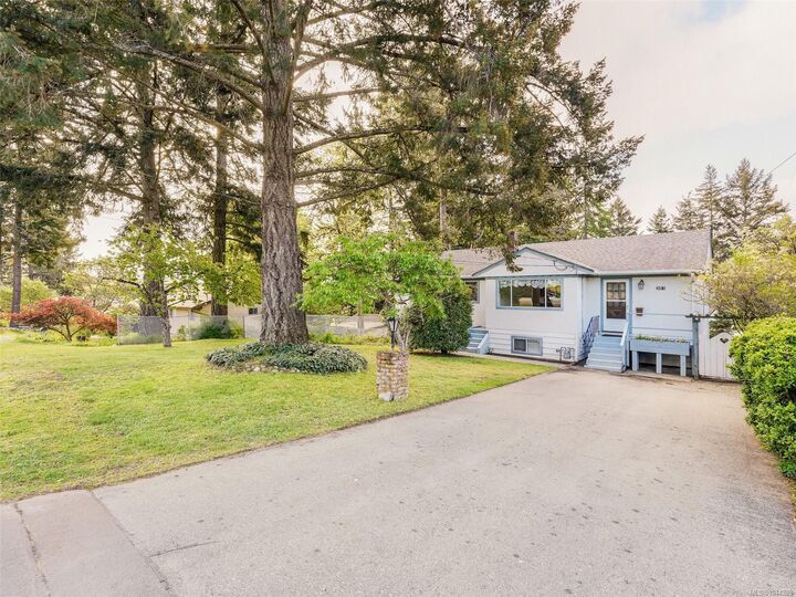 361 Cotlow Rd — photo 1