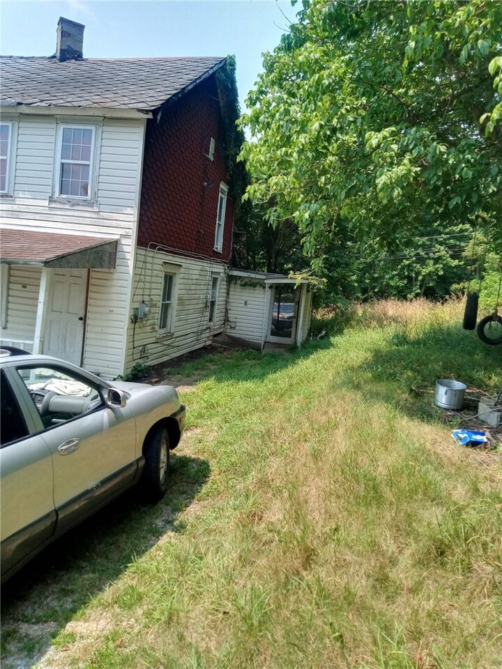 Property Photo:  306 1st St  PA 15410 