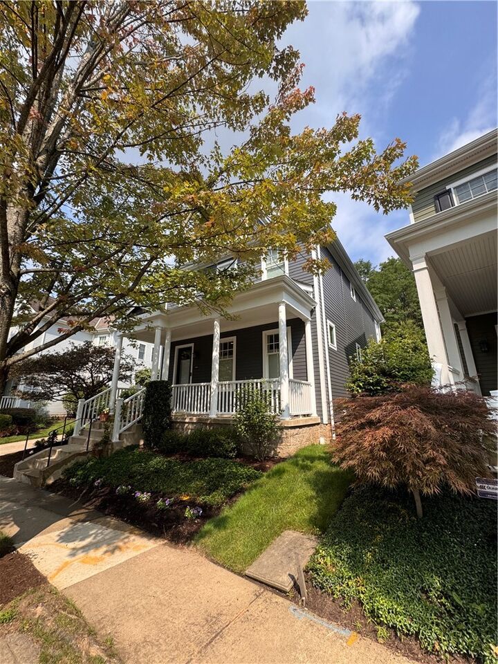 Property Photo:  1005 Hasley Ln  PA 15217 
