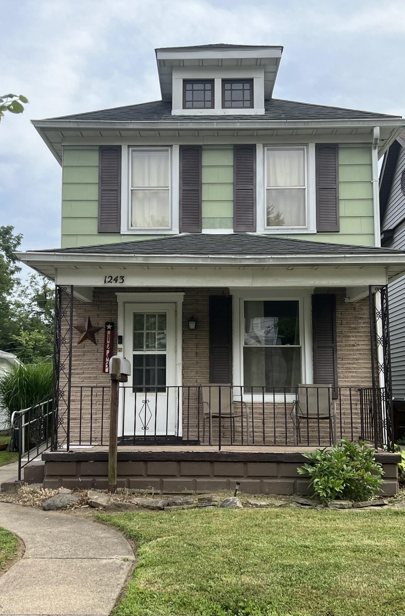 Property Photo:  1243 W Mulberry Street  OH 45506 