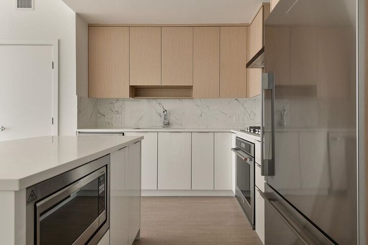 Property Photo: 699 Whiting Way 2102 BC V3J 0N7