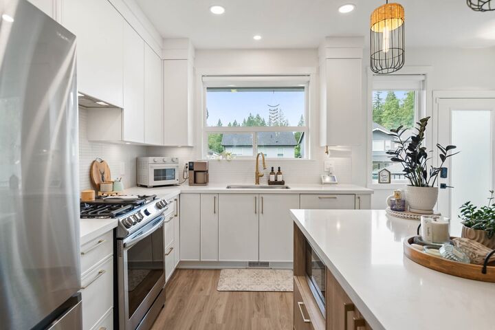 Property Photo: 25097 112 Avenue BC V2W 0K6