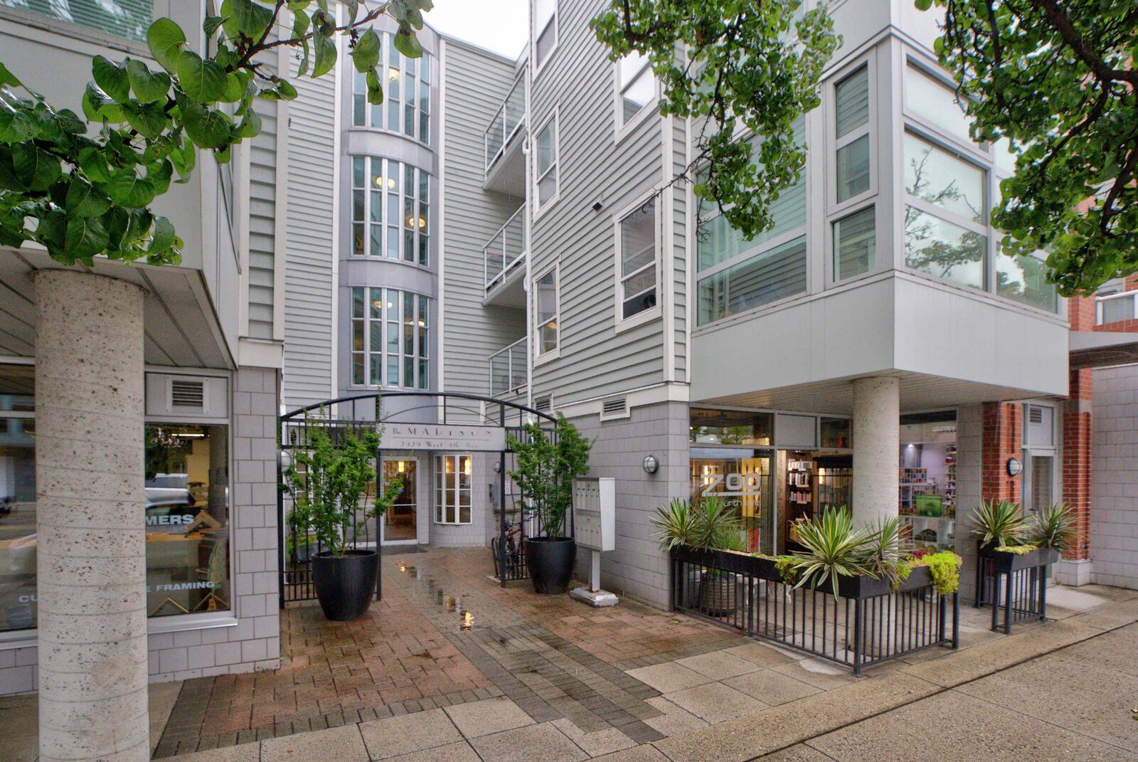 Property Photo:  2929 W 4th Avenue 417  BC V6K 4T3 