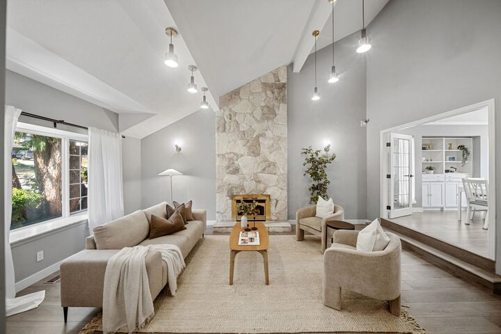 2480 Gale Avenue — photo 1
