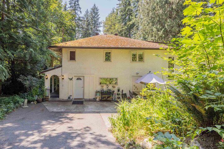 23942 Fern Crescent — photo 1