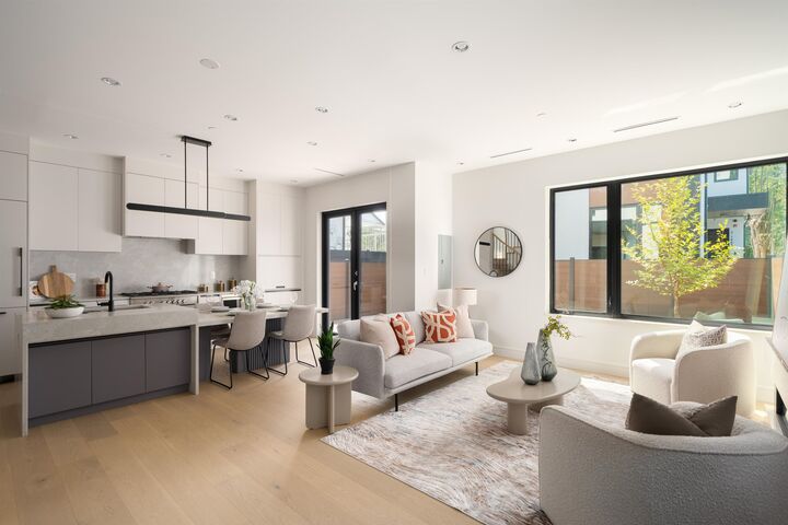 Property Photo: 1450 E 30th Avenue 2 BC V5N 3A2