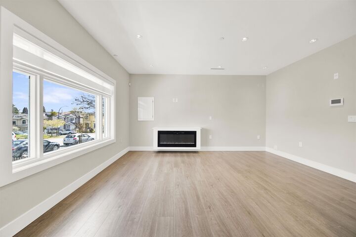 Property Photo:  3128 Kings Avenue  BC V5R 4T4 