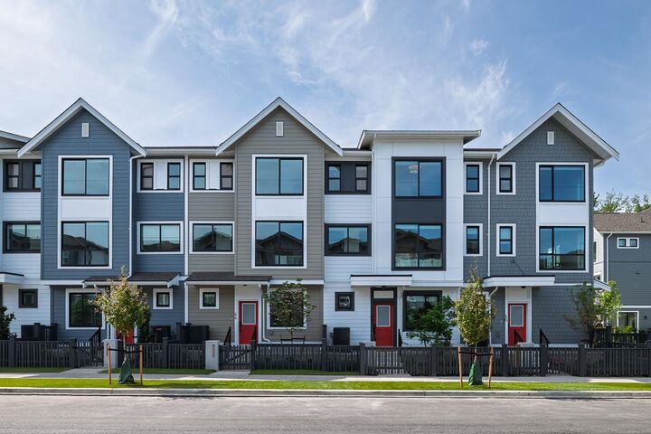 7574 207 Street 41 — photo 1