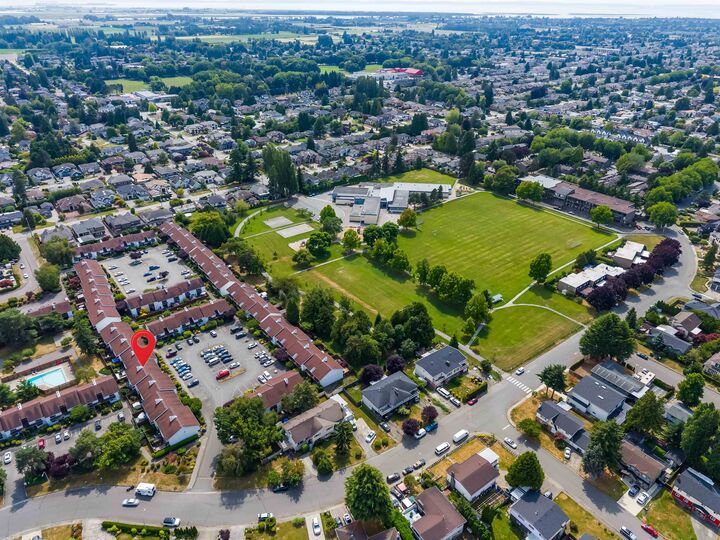 Property Photo: 9700 Glenacres Drive 107 BC V7A 1Y7