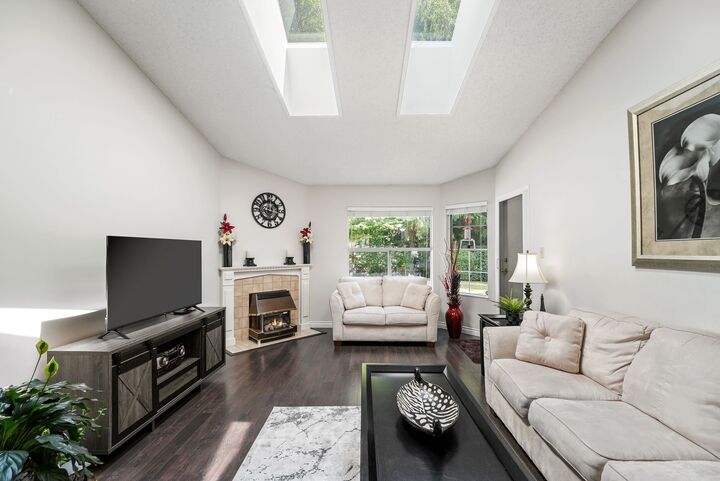 Property Photo: 6537 138 Street 21 BC V3W 0C3