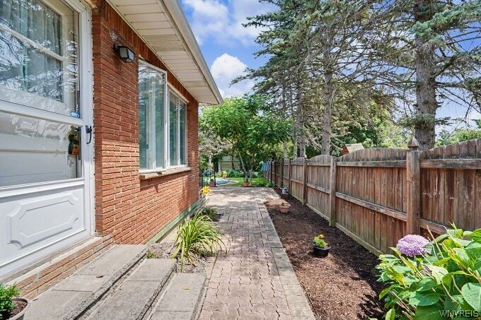 Property Photo:  70 Dellwood Drive  NY 14059 