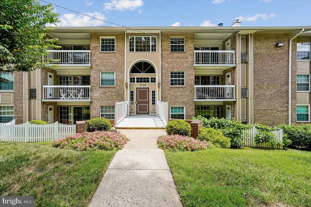 Property Photo:  1935 Wilson Lane 304  VA 22102 