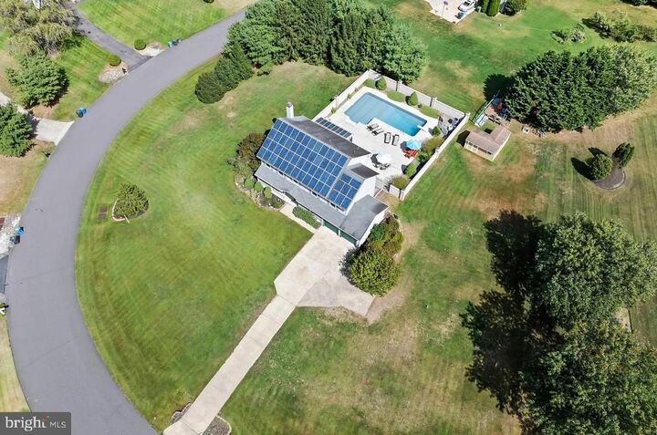 Property Photo:  122 Fox Run  NJ 08085 