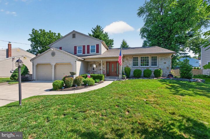 Property Photo:  3 Gately Court  NJ 08002 
