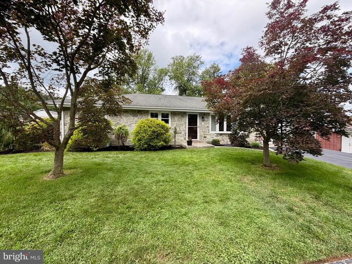 Property Photo:  458 Leearden Road  PA 17033 