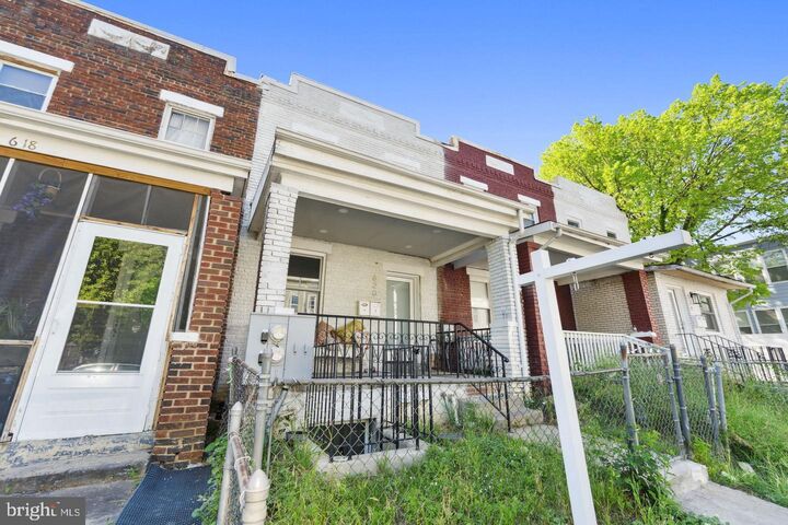 Property Photo:  620 20th Street NE  DC 20002 
