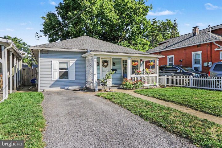 Property Photo:  289 Clark Street  PA 17043 
