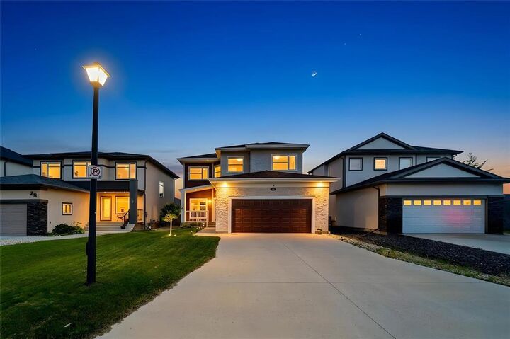 Property Photo:  32 Karen Irvine Drive  MB R2N 3P4 